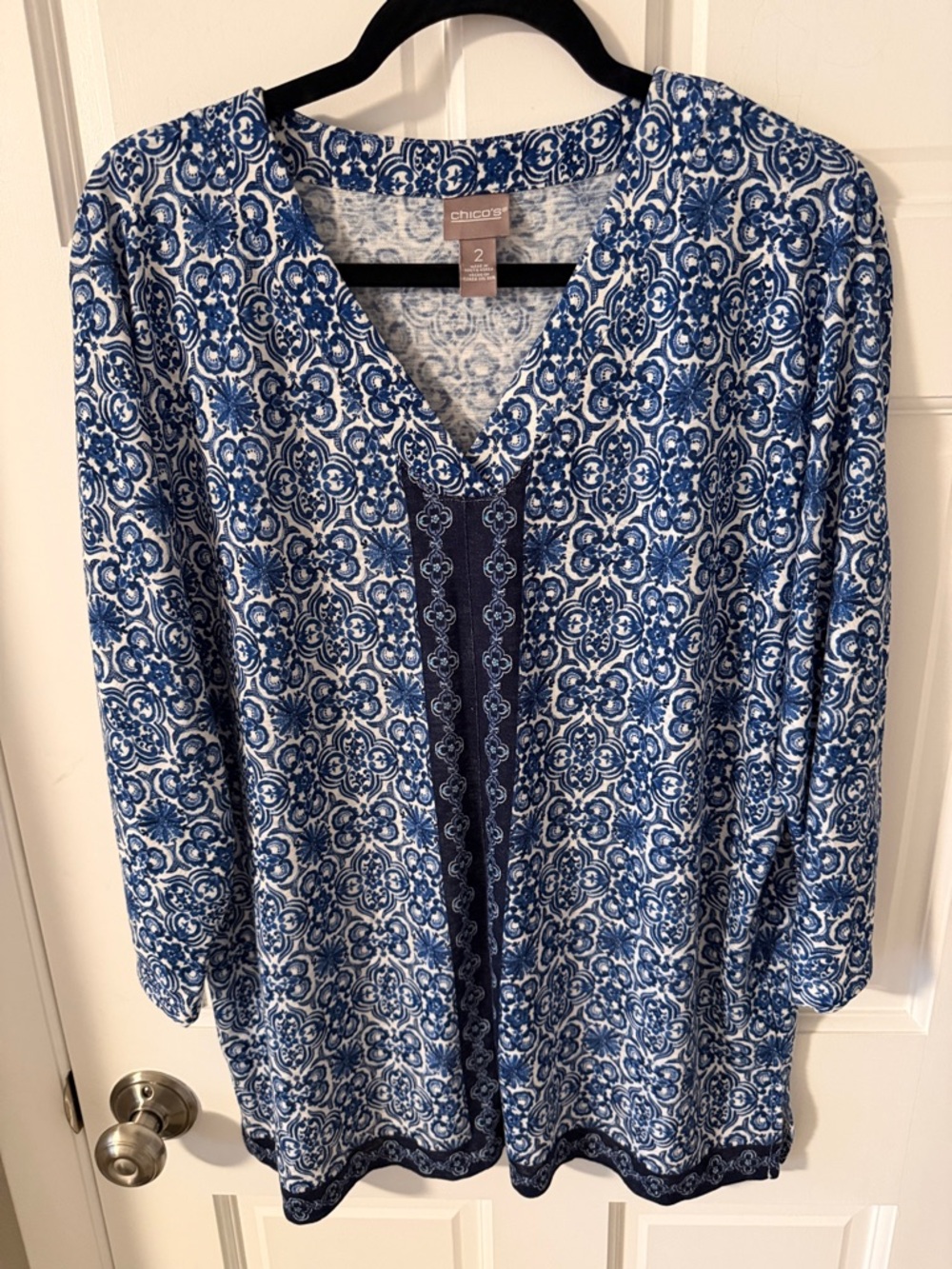 Chico's Medallion Split Neck Tunic Top Raglan 3/4 sleeve Size 2 (US 12/L)